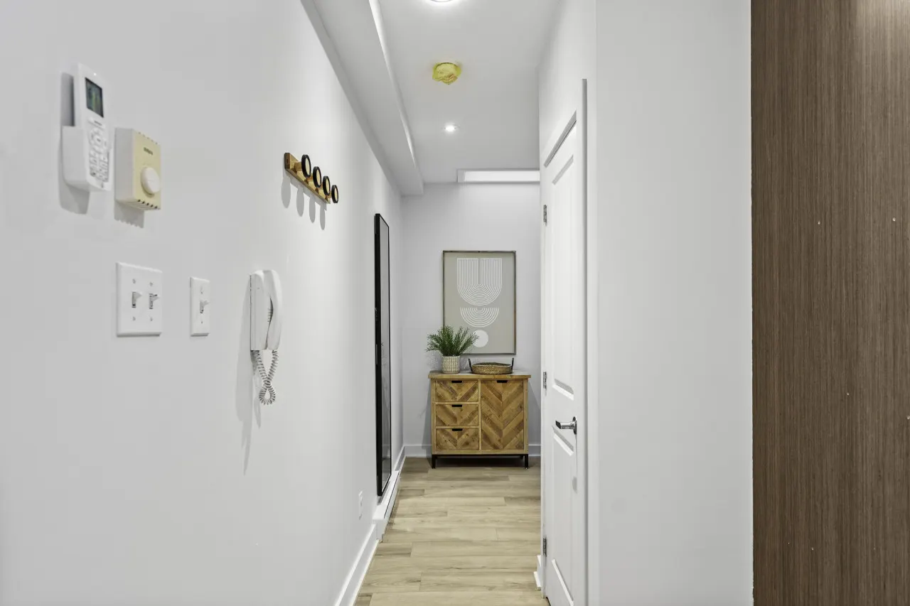 Little Italy - Stylish Open-Space Studio by Jean Talon Market - Unit 2 9