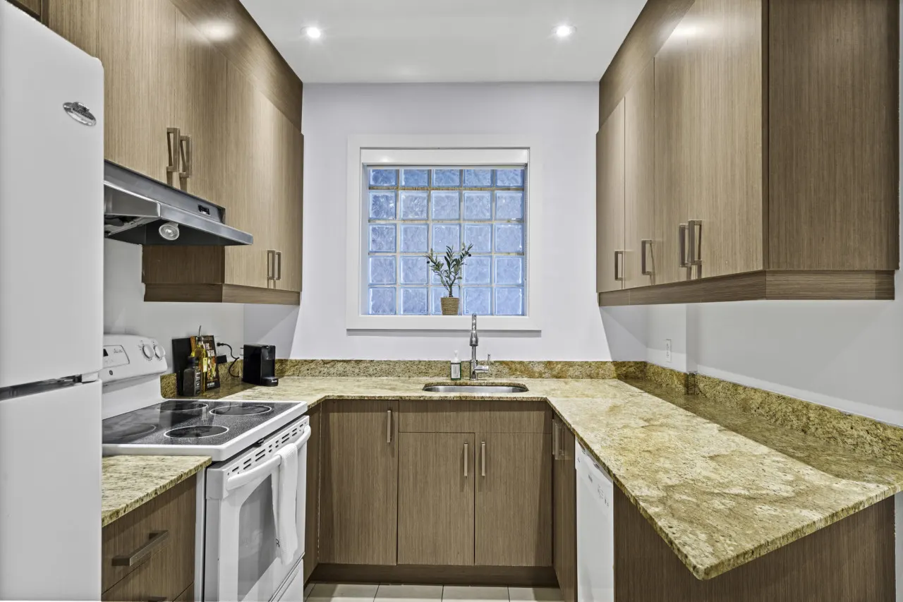 Little Italy - Stylish Open-Space Studio by Jean Talon Market - Unit 2 3