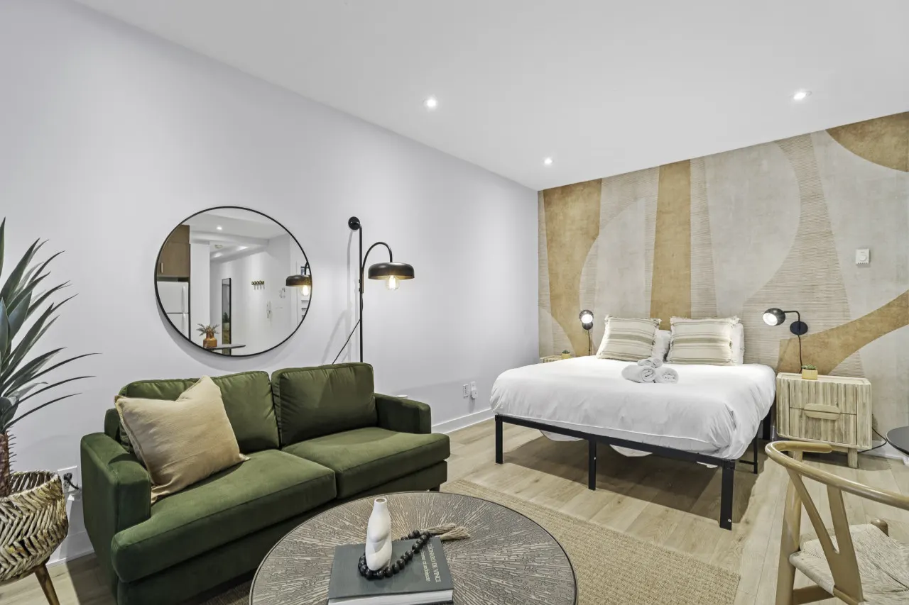 Little Italy - Stylish Open-Space Studio by Jean Talon Market - Unit 2 4