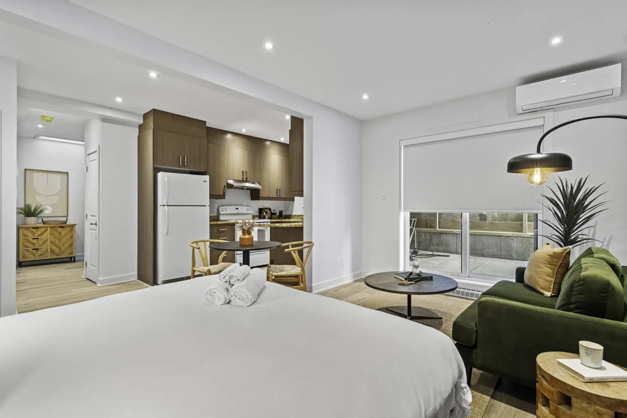 Little Italy - Stylish Open-Space Studio by Jean Talon Market - Unit 2 5