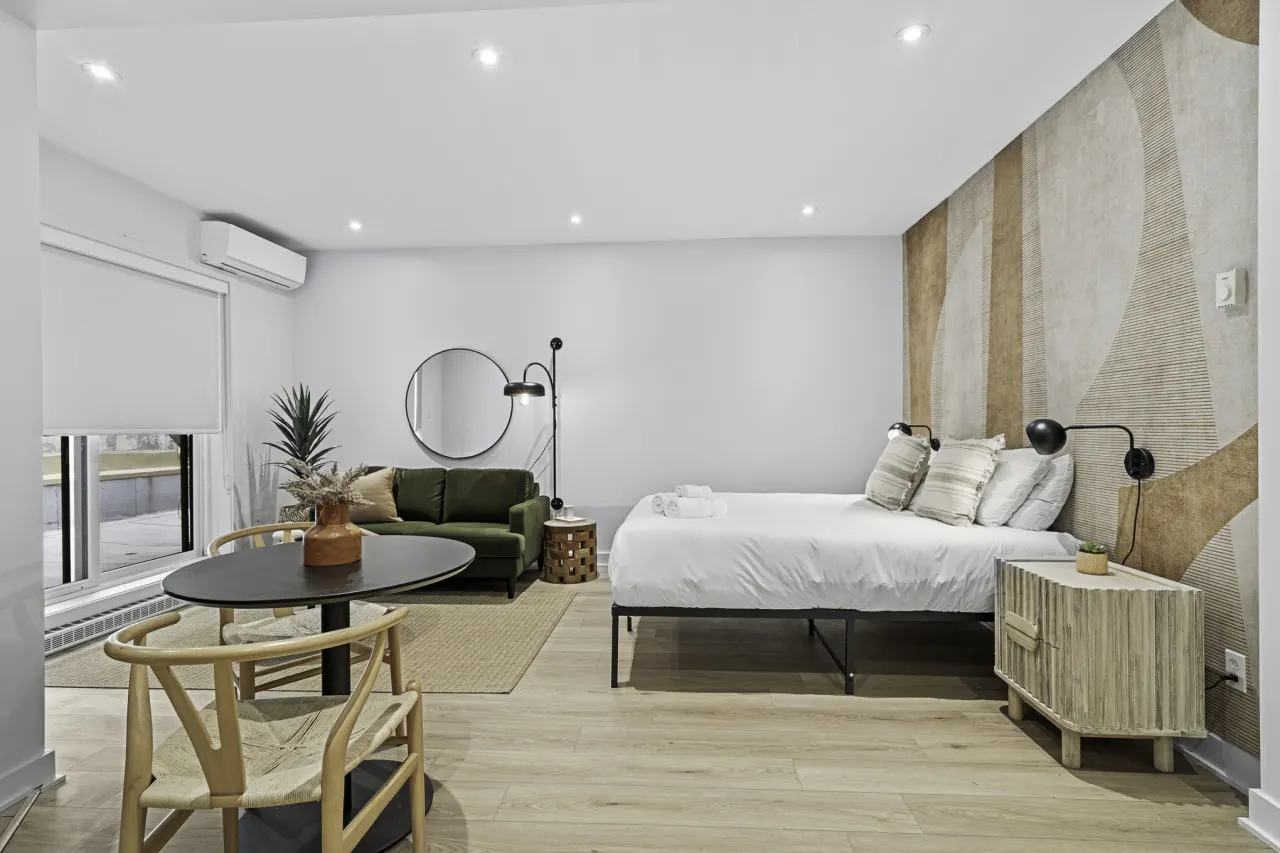 Little Italy - Stylish Open-Space Studio by Jean Talon Market - Unit 2 6