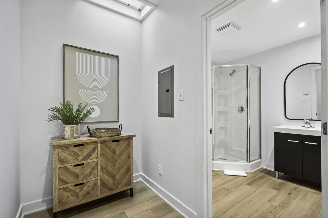 Little Italy - Stylish Open-Space Studio by Jean Talon Market - Unit 2 7