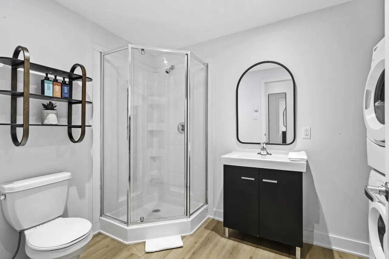 Little Italy - Stylish Open-Space Studio by Jean Talon Market - Unit 2 8