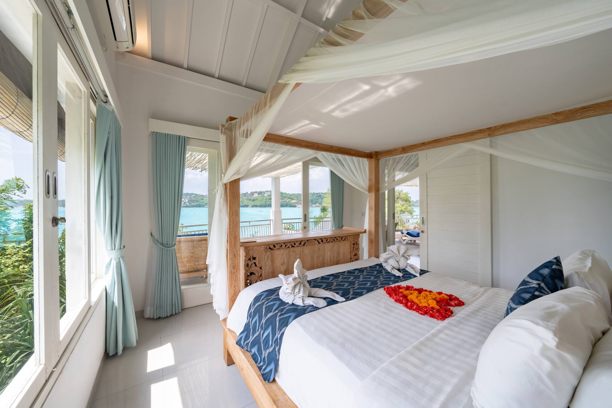 Ceningan Beachside Villas 32