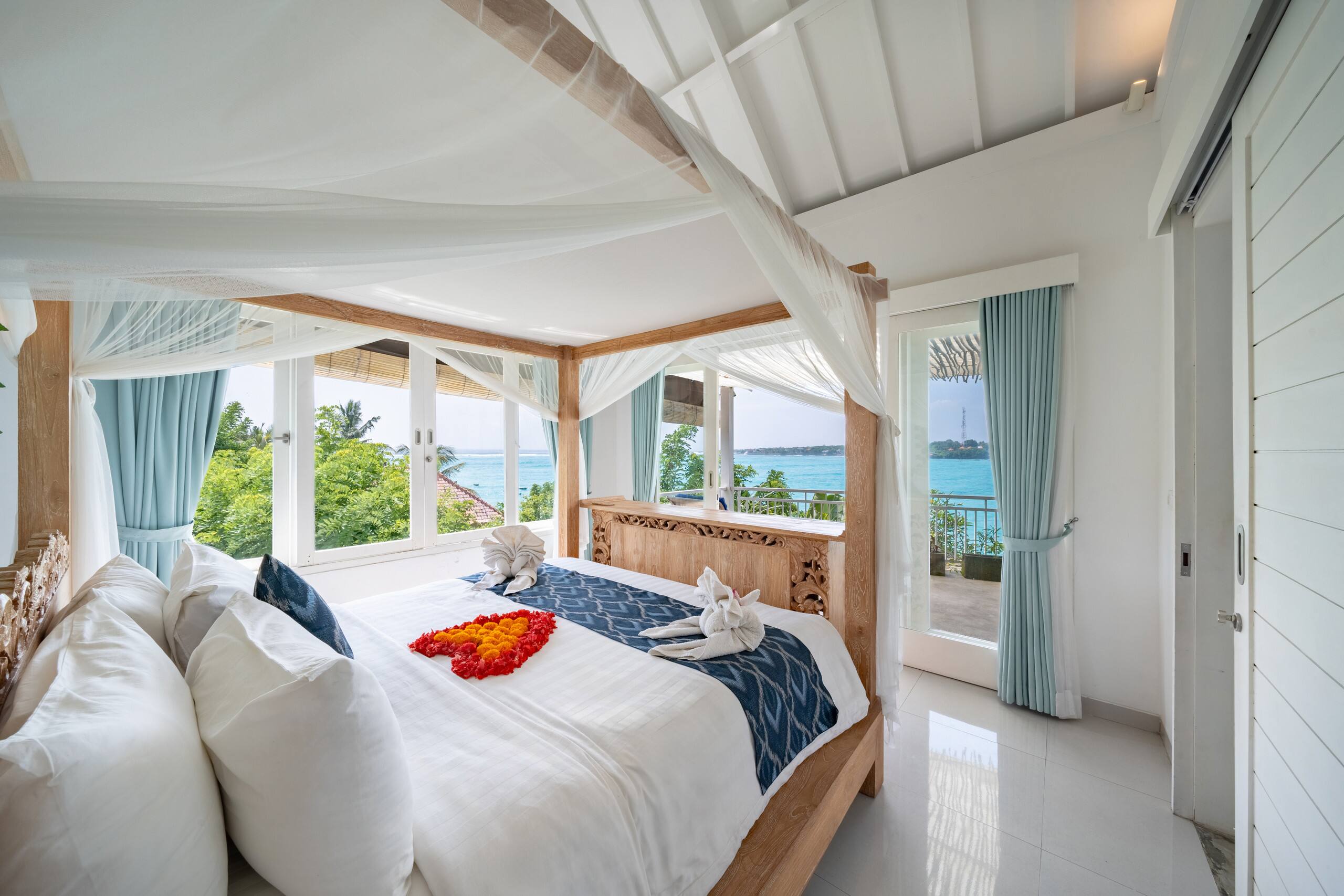 Ceningan Beachside Villas 35