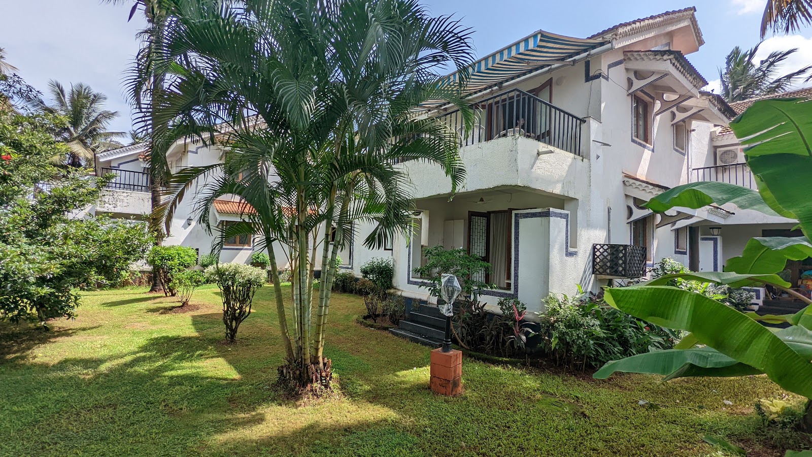 Emerald Villa: Arpora, 2BR w/ Garden & Common Pool 10
