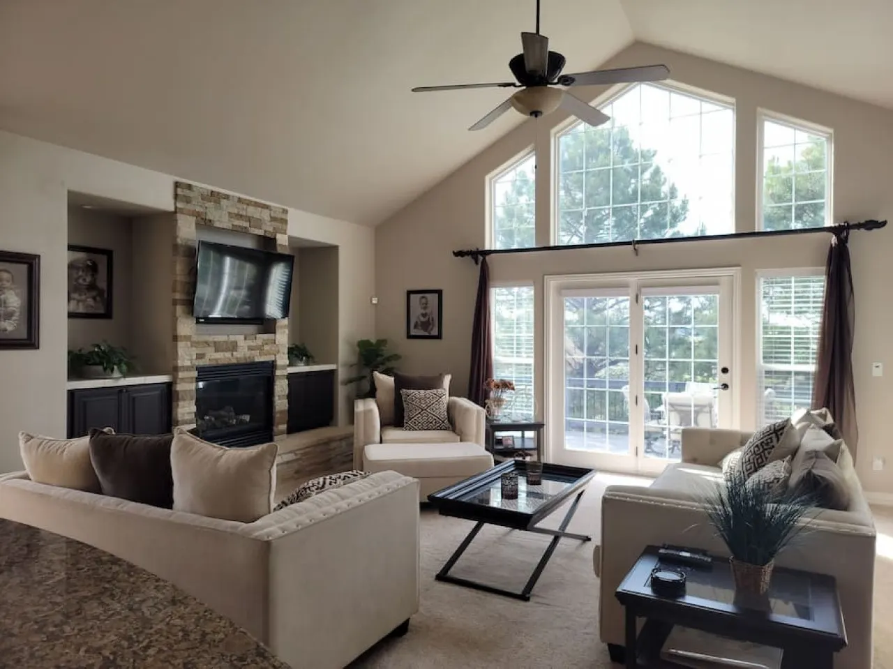 Spectacular Luxury Hacienda with Mountain Views! — photo 4