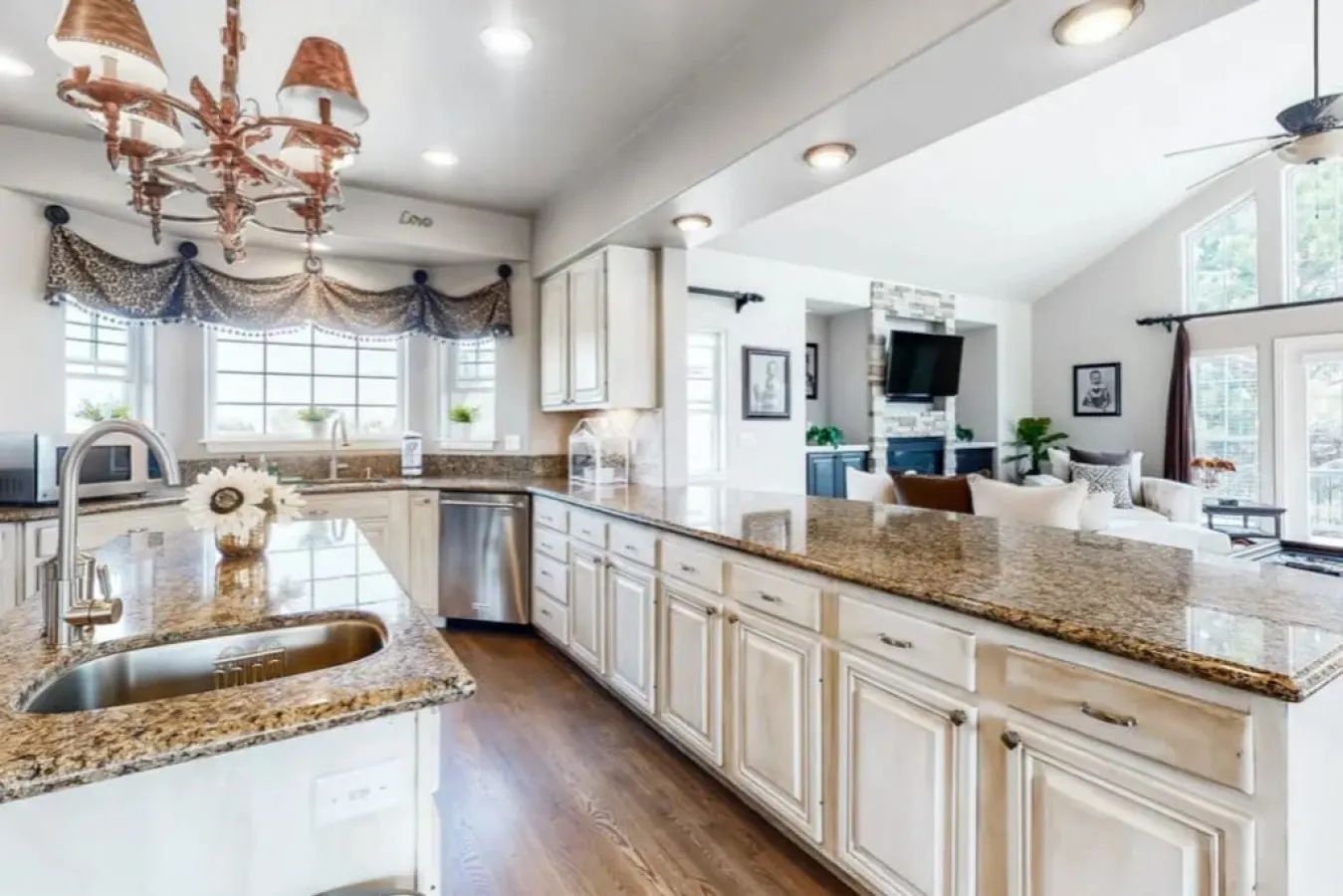 Spectacular Luxury Hacienda with Mountain Views! 6
