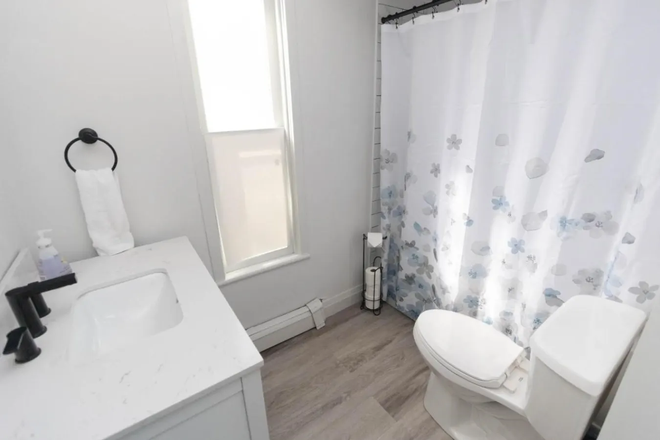 Two Bedroom Wellington Apartment Wellington Main-Level Retreat 2BR + Walk to Beach & Downtown 3