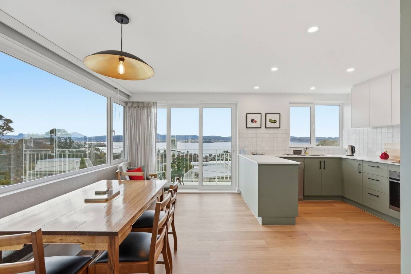 Designer Stay w/ River Views 2