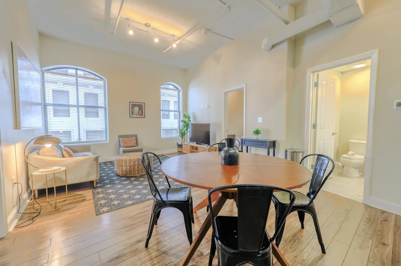 Airy 2BR Fidi Boston Walk anywhere! 1