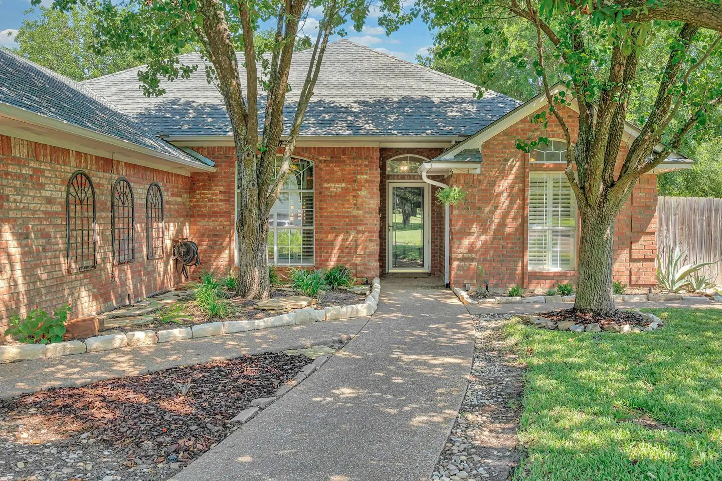 Heart of Texas Hangout/Pool/Game Room/Sport Court 9