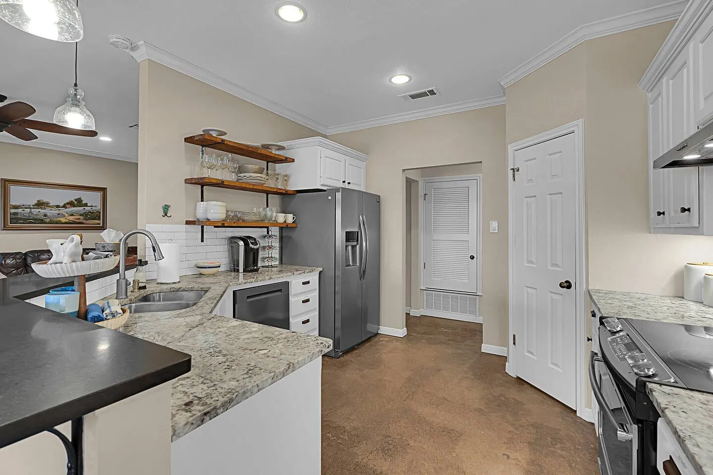 Heart of Texas Hangout/Pool/Game Room/Sport Court 20