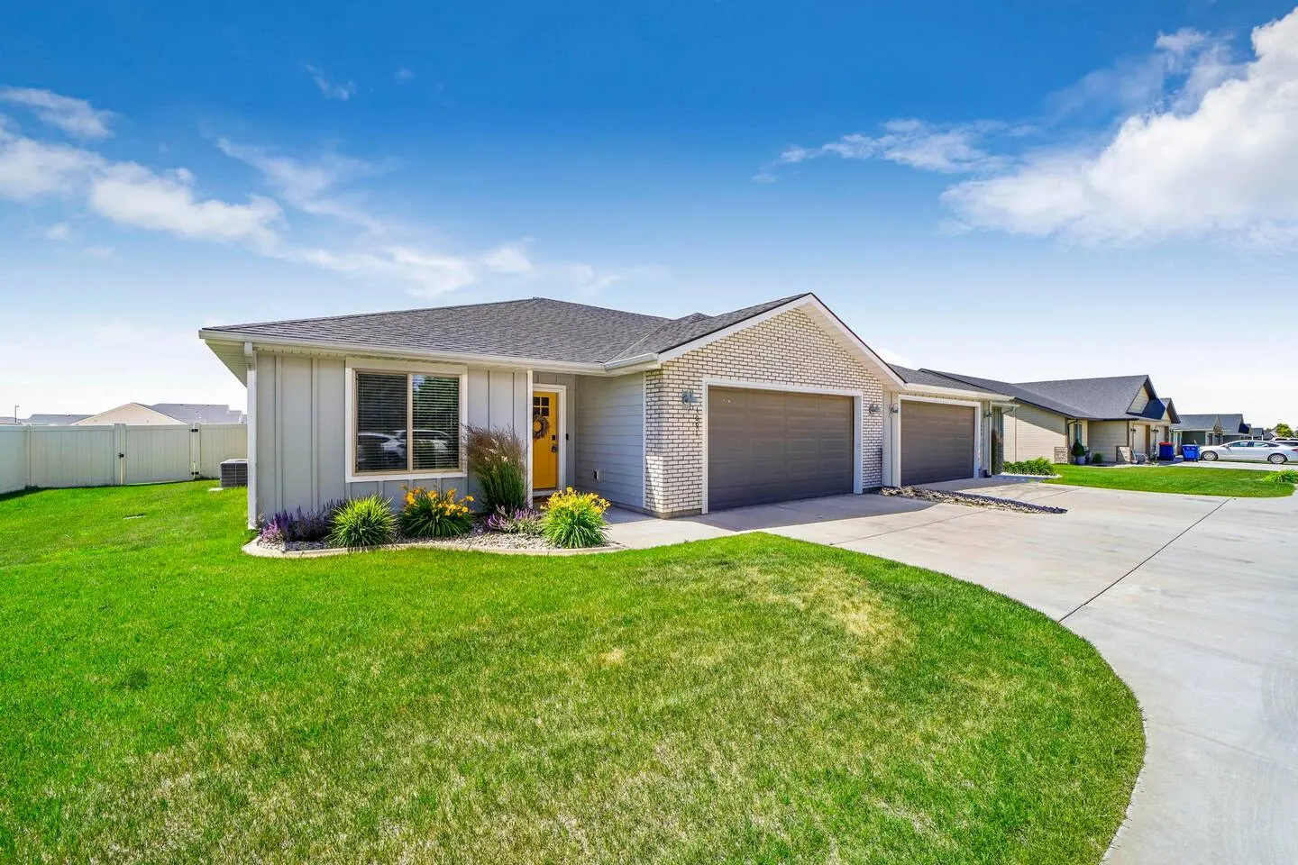 Wendell Townhome 3BR Garage Fenced Yard 19