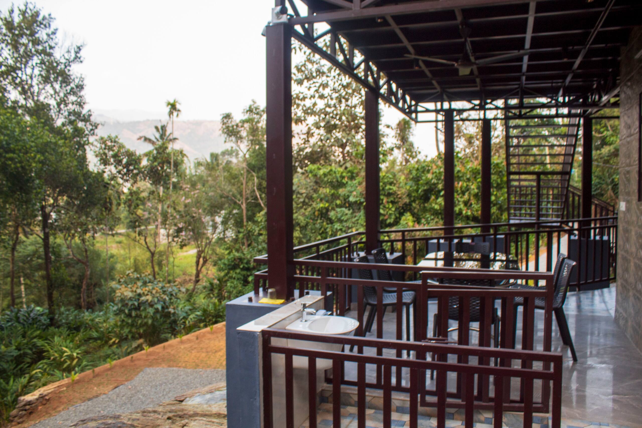 Golden Oriole Homestay Adimaly - Munnar 30