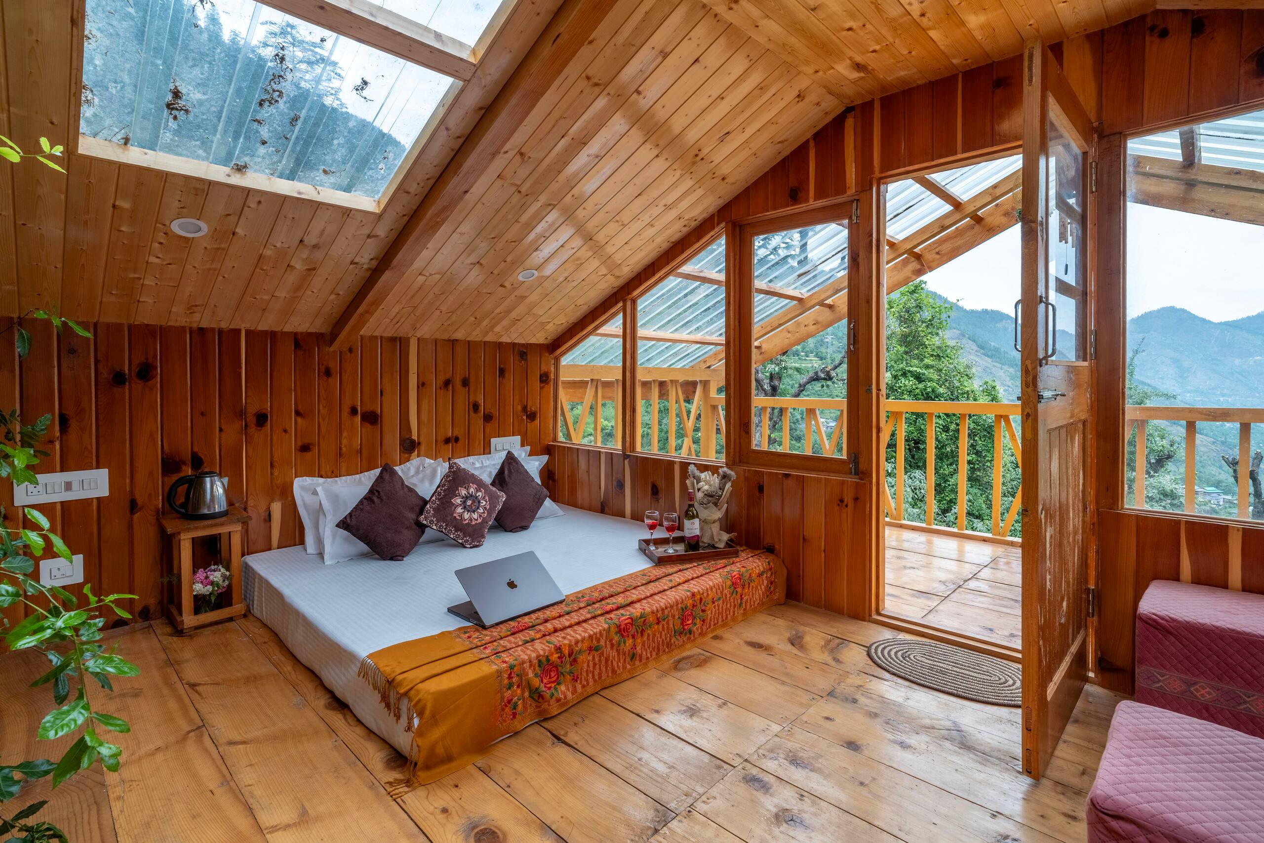 Tree Tales | Peaceful Treehouse with Garden, Jibhi 11