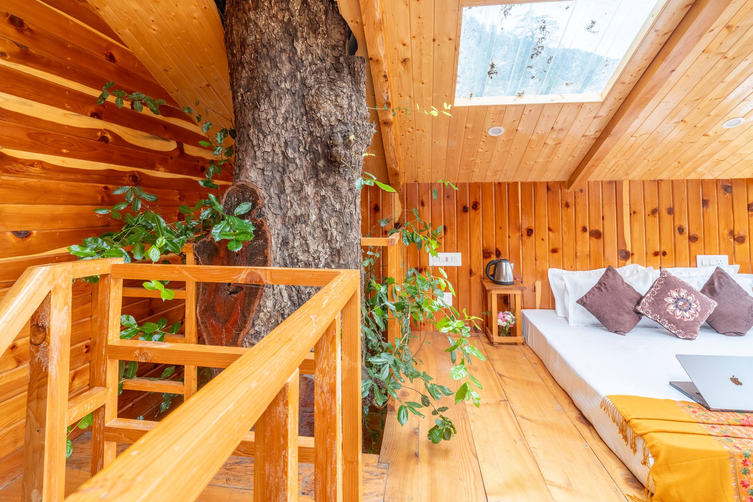 Tree Tales | Peaceful Treehouse with Garden, Jibhi 17