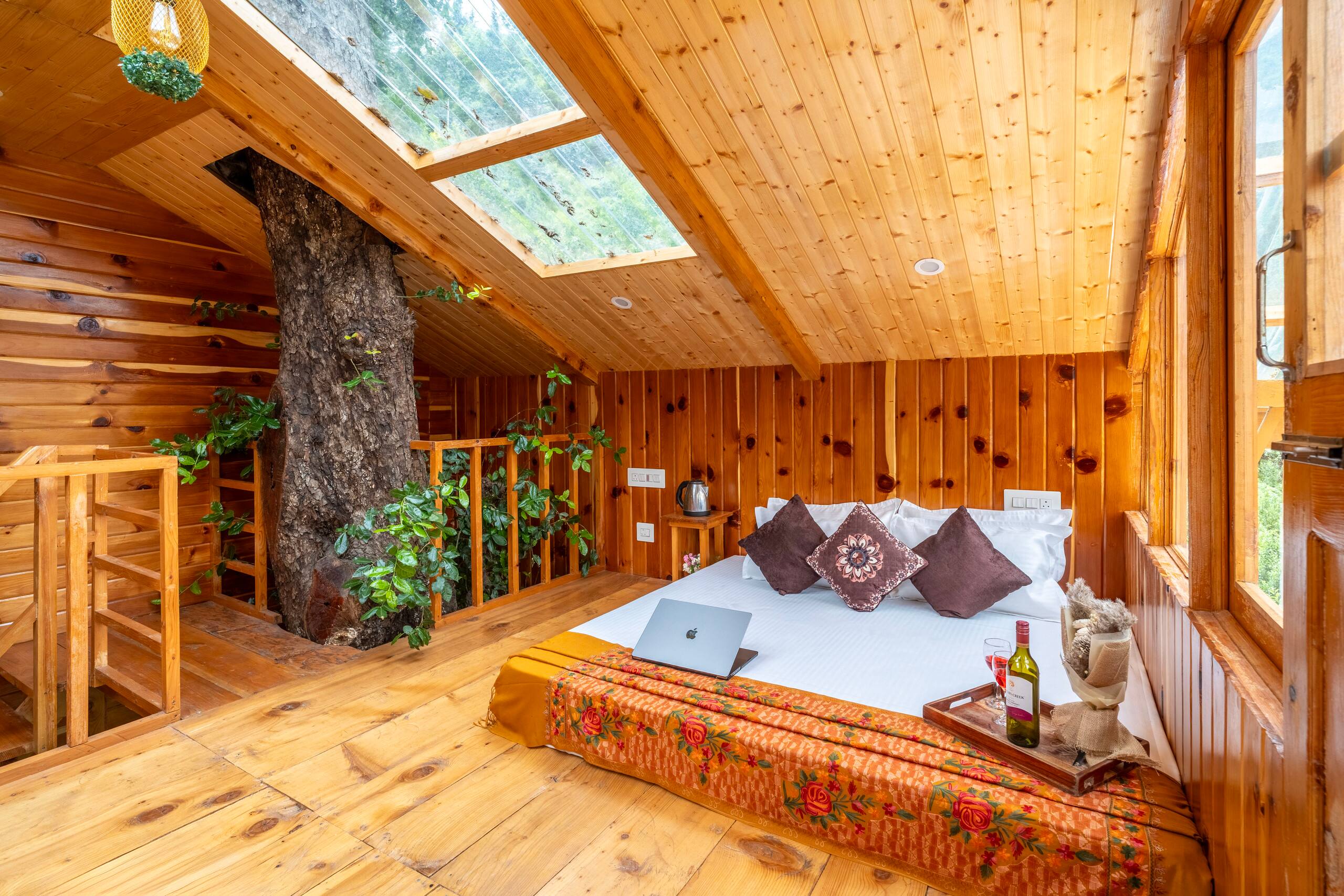 Tree Tales | Peaceful Treehouse with Garden, Jibhi 10