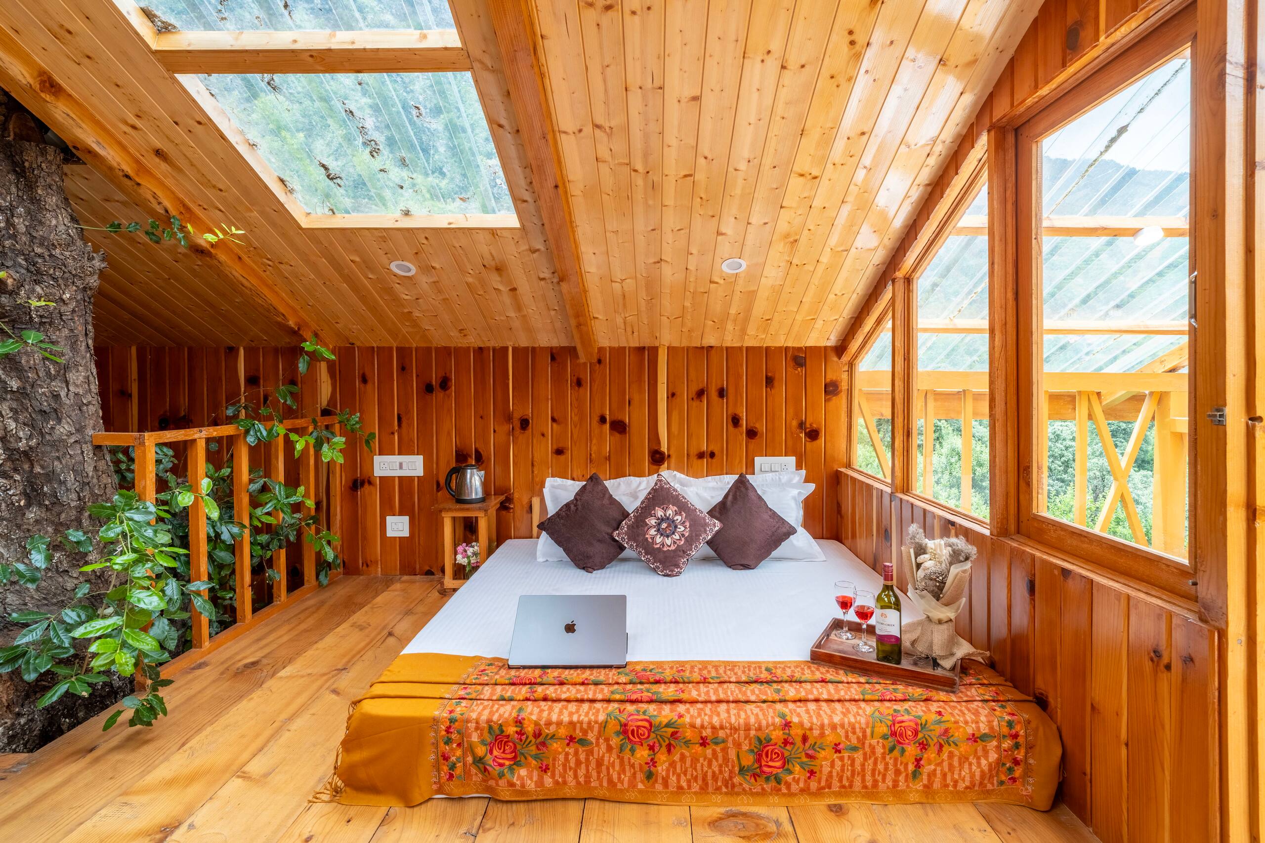 Tree Tales | Peaceful Treehouse with Garden, Jibhi 12