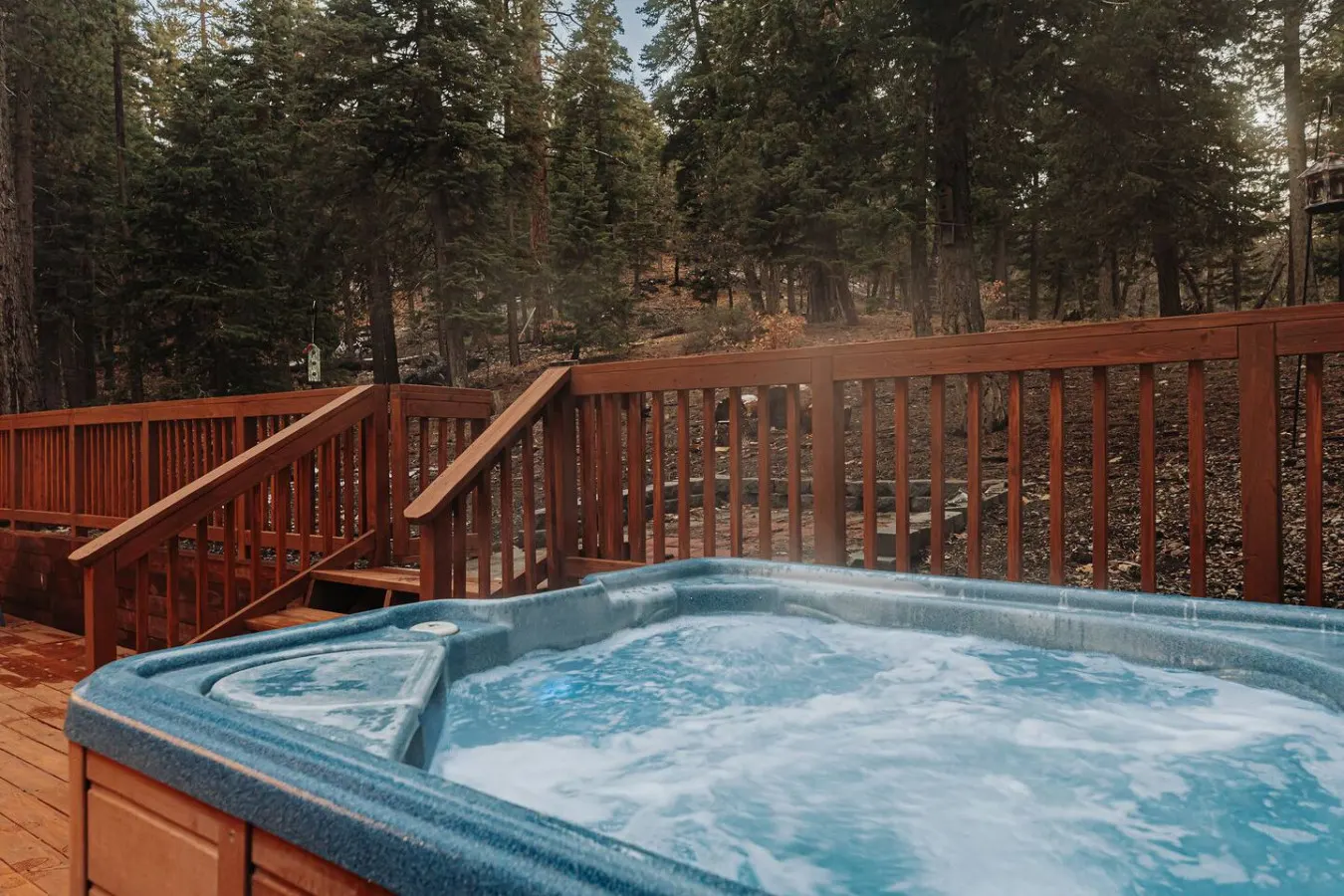 Stylish Sylvan Glen Chalet w Hot Tub, Pool Table — photo 5