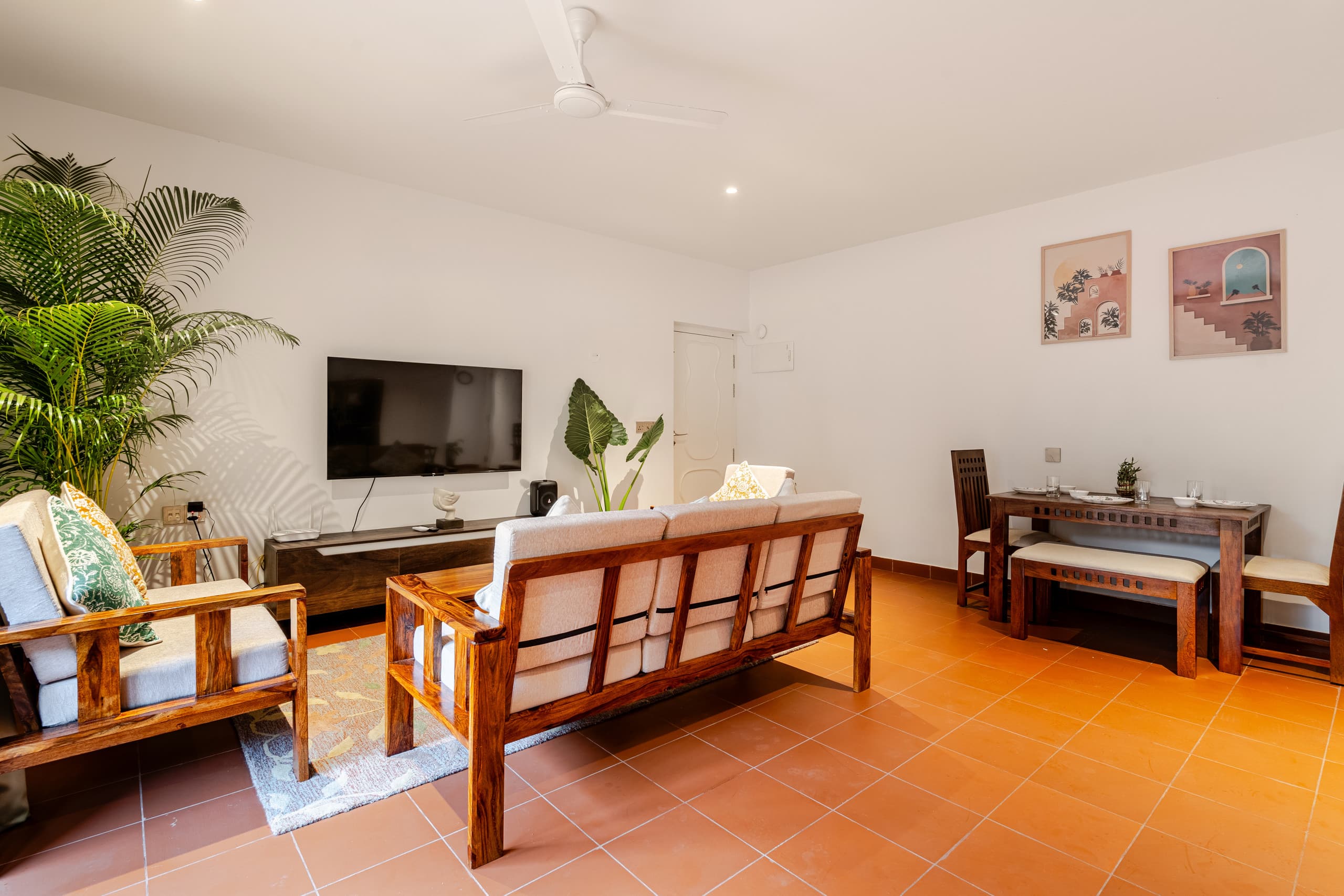C 101 by Alira Stays | 1Bhk | Near Candolim | Pool 10