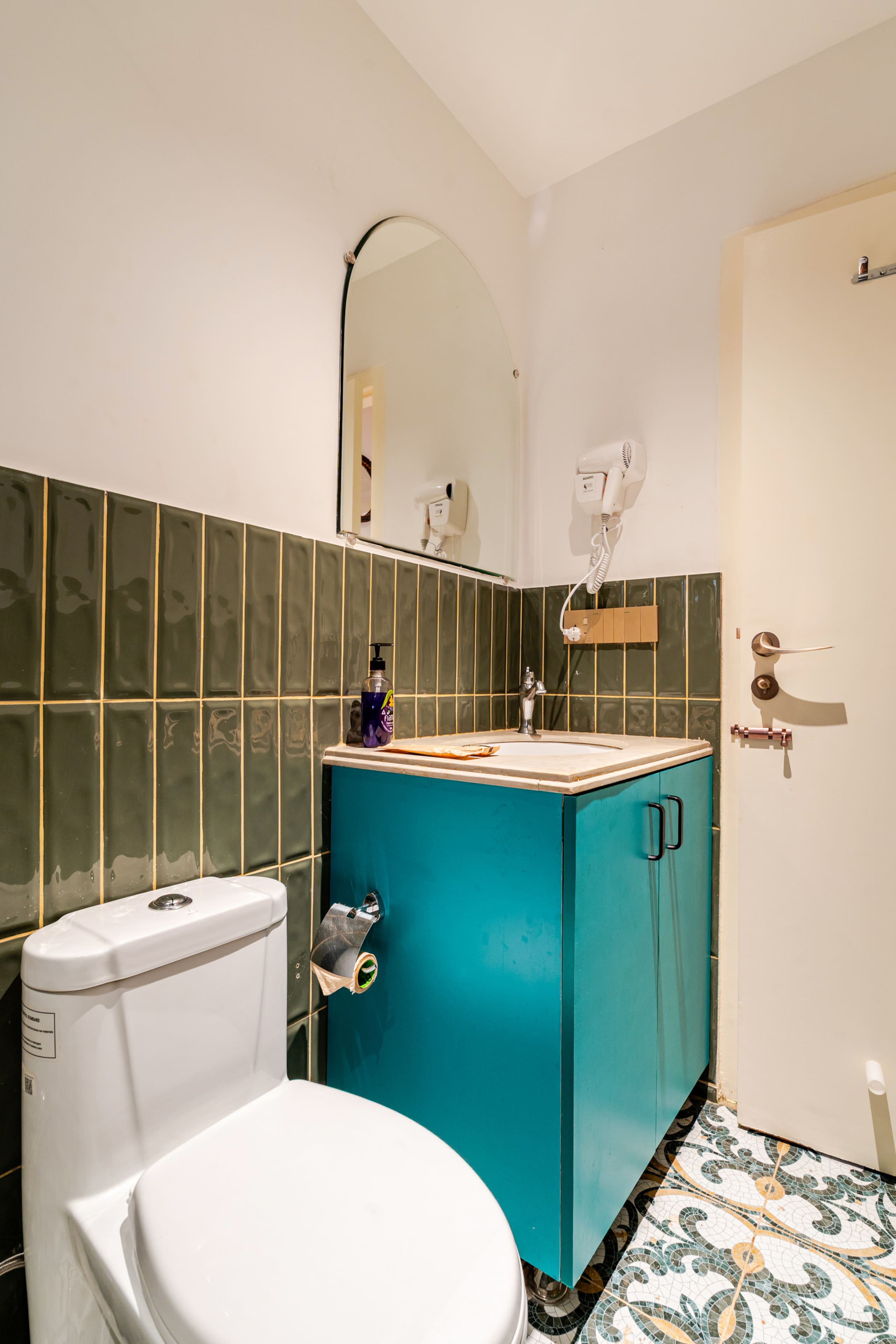C 101 by Alira Stays | 1Bhk | Near Candolim | Pool 18