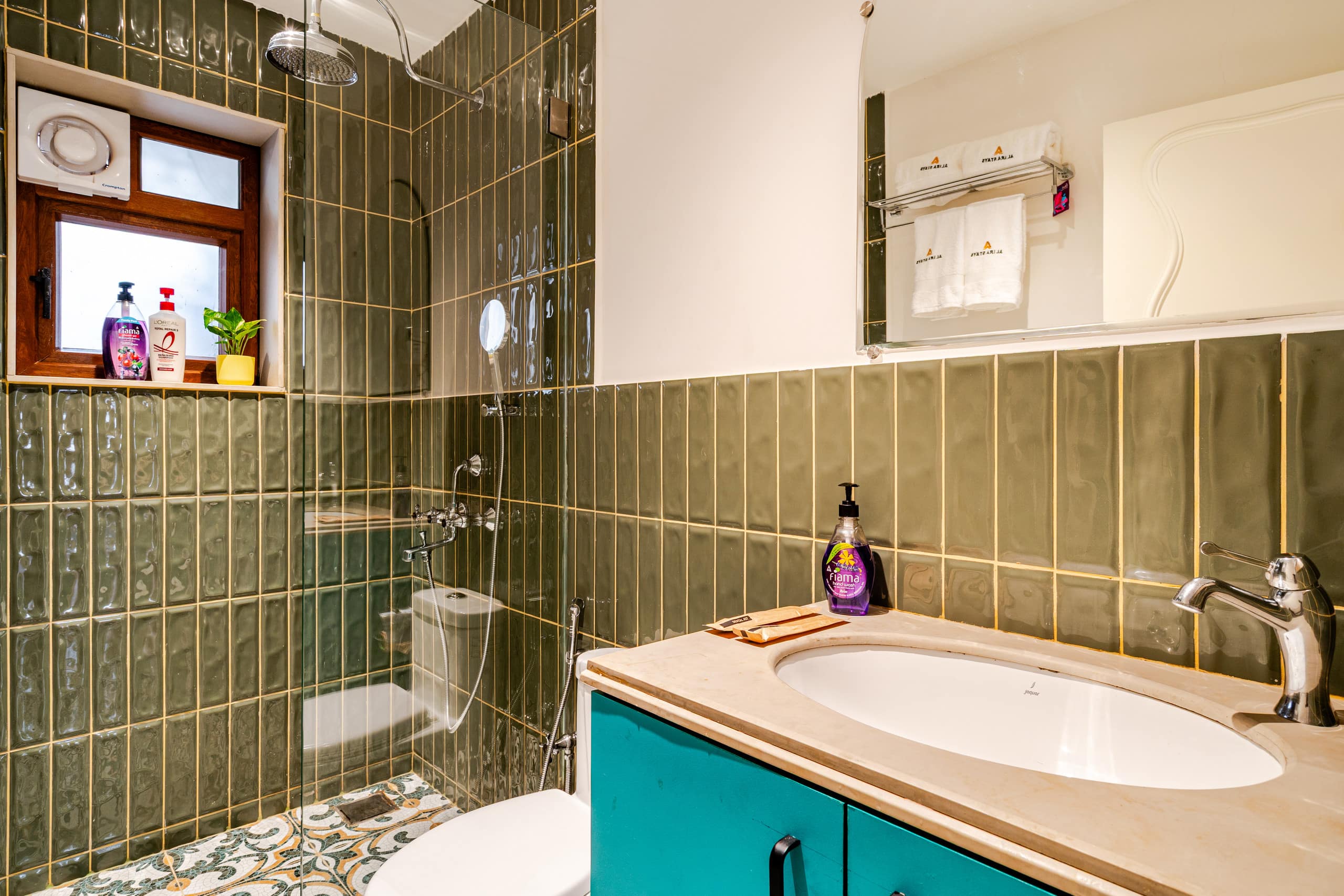 C 101 by Alira Stays | 1Bhk | Near Candolim | Pool 17