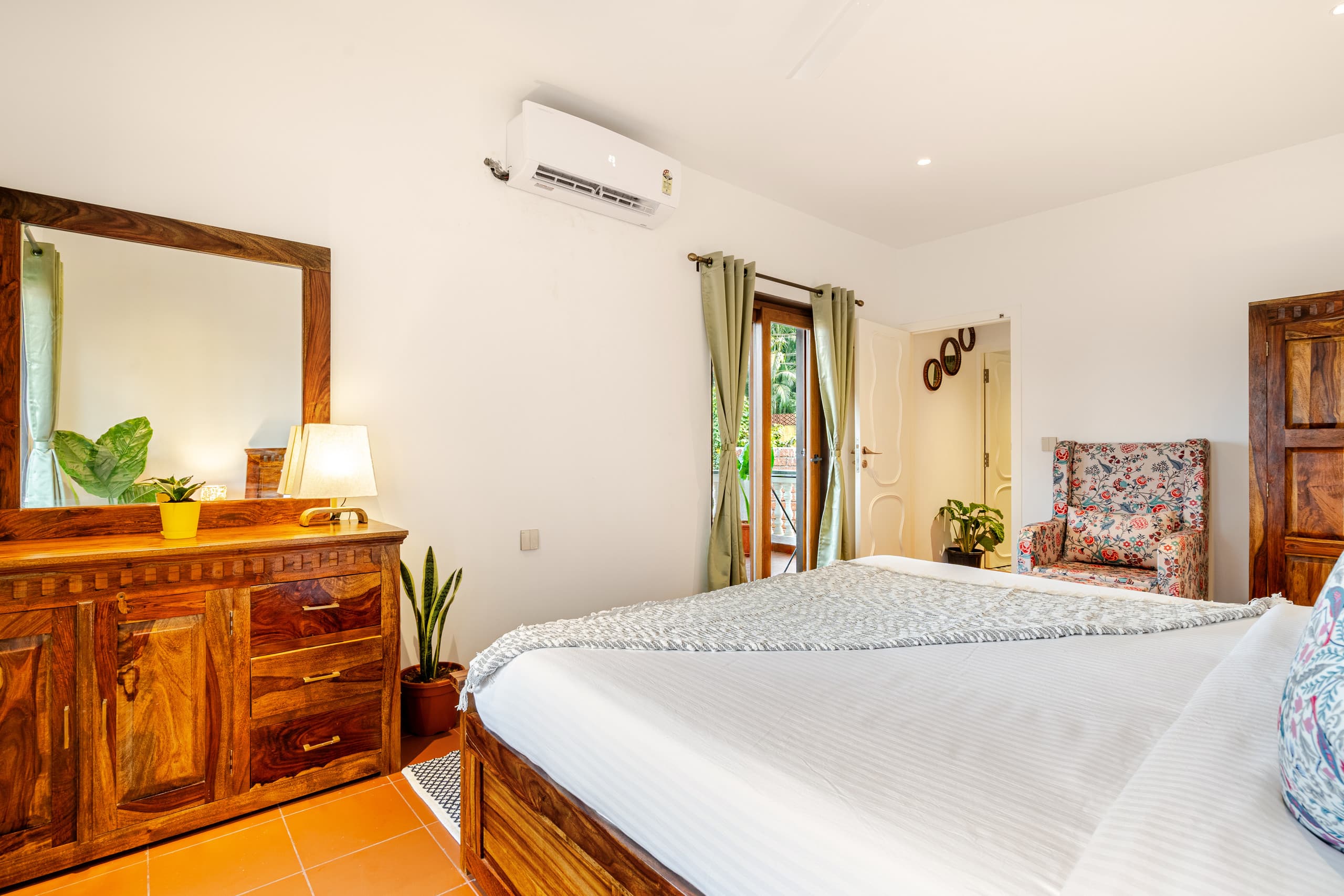C 101 by Alira Stays | 1Bhk | Near Candolim | Pool 13