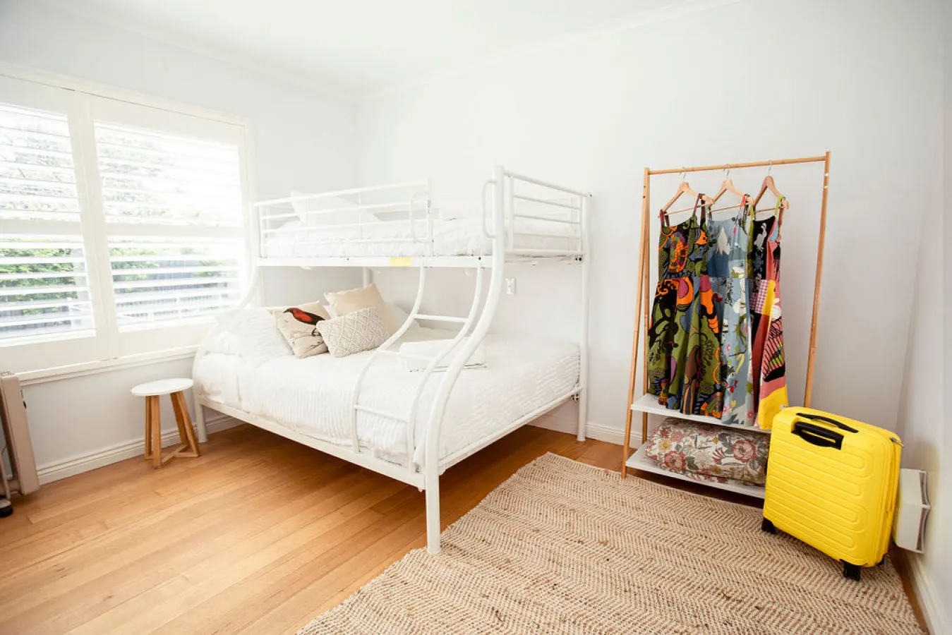 Beachside Getaway Bay Views North Shore VIC Sleeps 12 Free Wifi 12