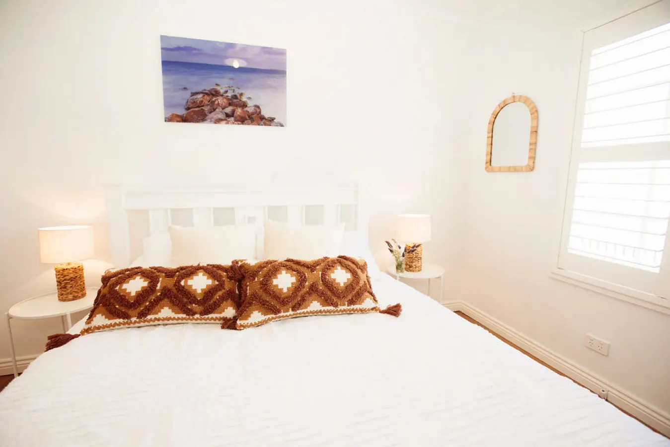 Beachside Getaway Bay Views North Shore VIC Sleeps 12 Free Wifi 15