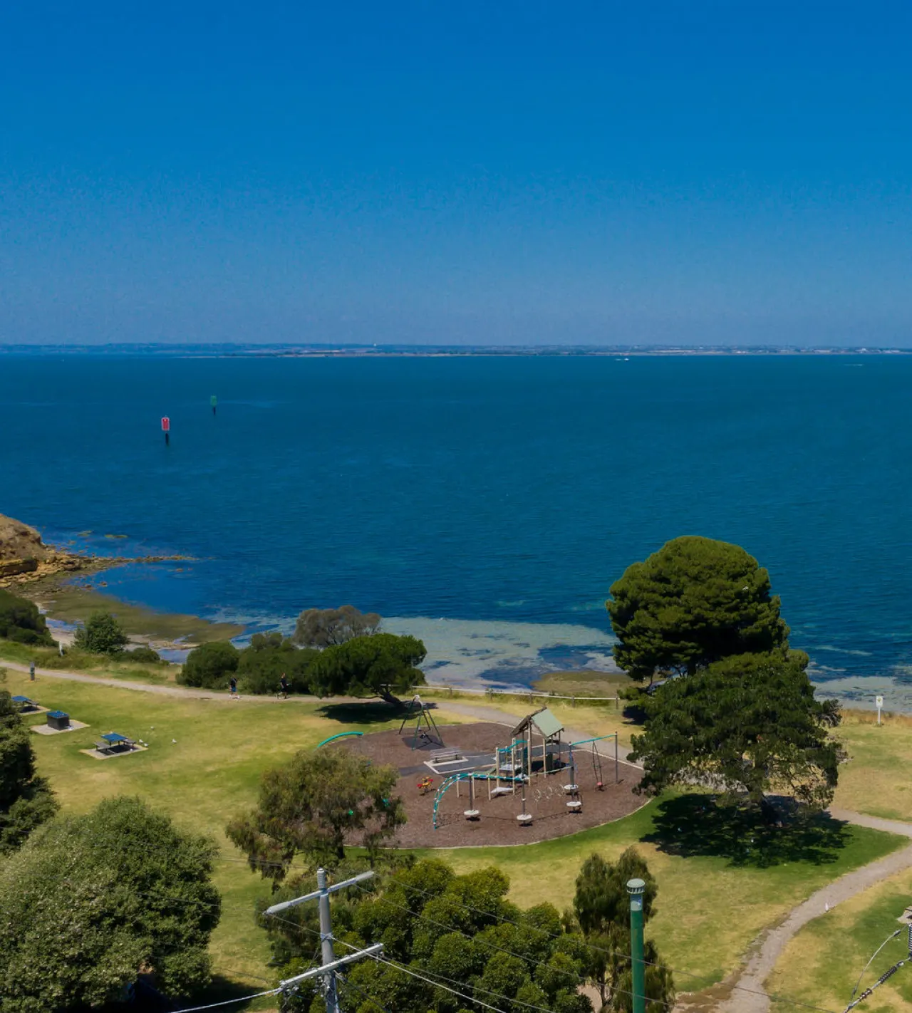 Beachside Getaway Bay Views North Shore VIC Sleeps 12 Free Wifi 18
