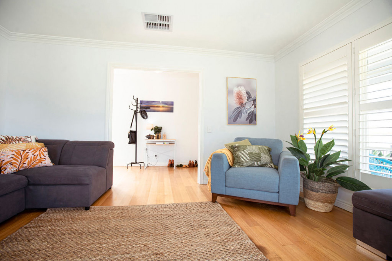 Beachside Getaway Bay Views North Shore VIC Sleeps 12 Free Wifi — photo 4