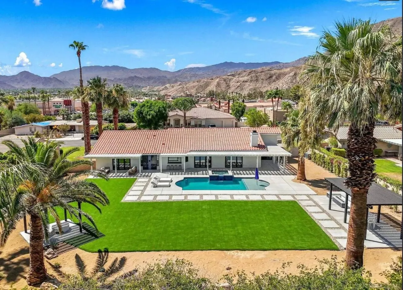 The Barbara: Luxury Home Saltwater Pool, Huge Yard — photo 2