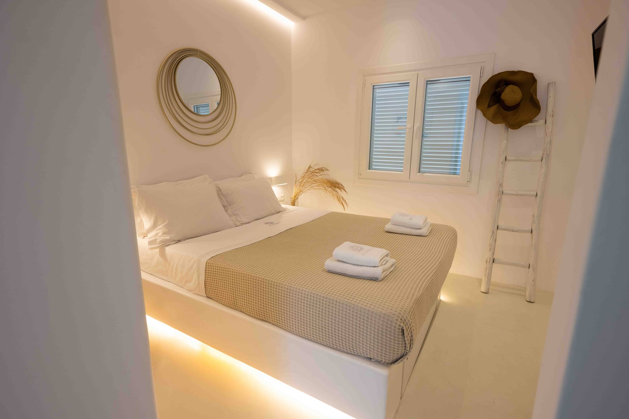 Hyades -  Downtown Suites No 1 , Mykonos Town 8