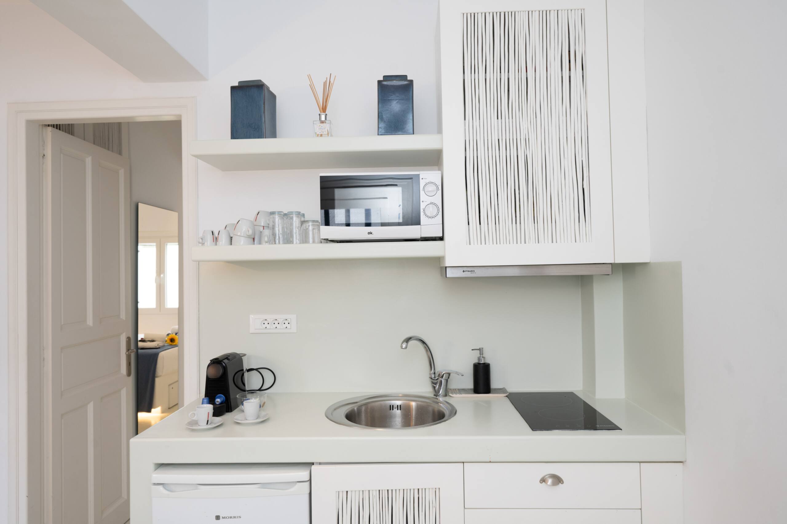 Hyades -  Downtown Suites No 1 , Mykonos Town 13