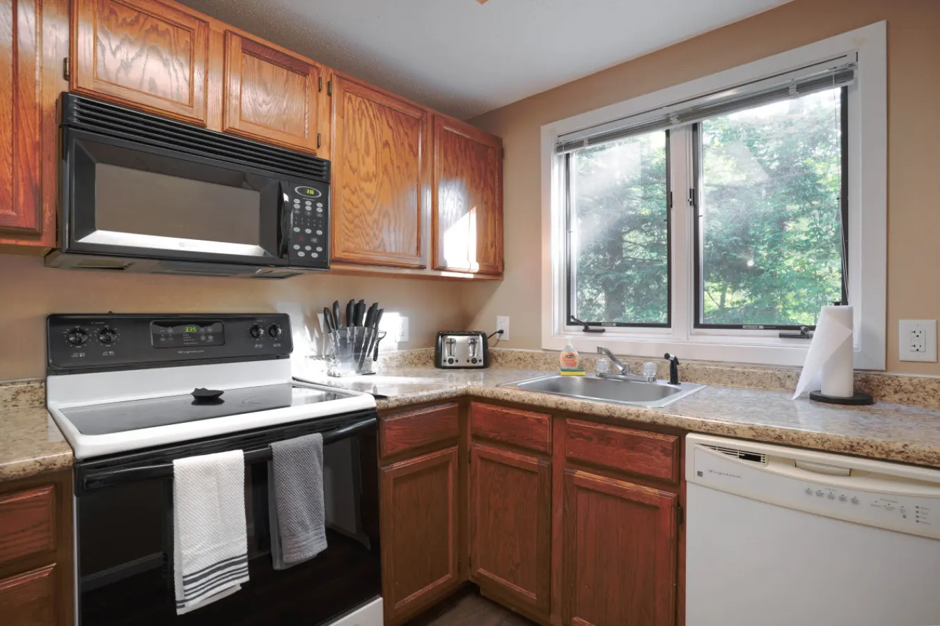 Cozy Cranmore home in North Conway sleeps8 pet+ 14