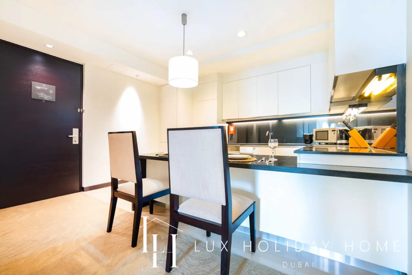 LUX The JW Marina Suite 11