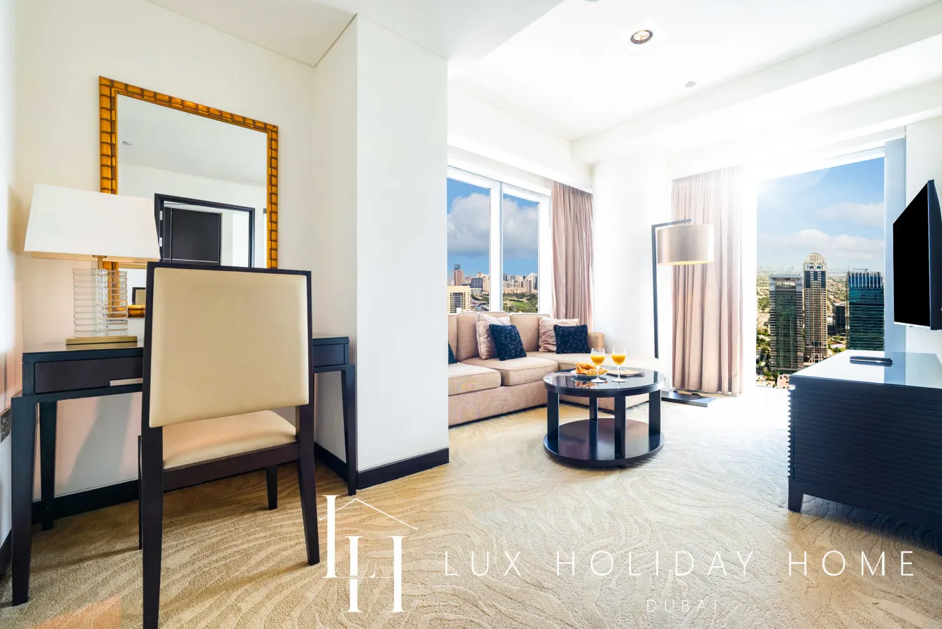 LUX | The JW Marina Suite — photo 3
