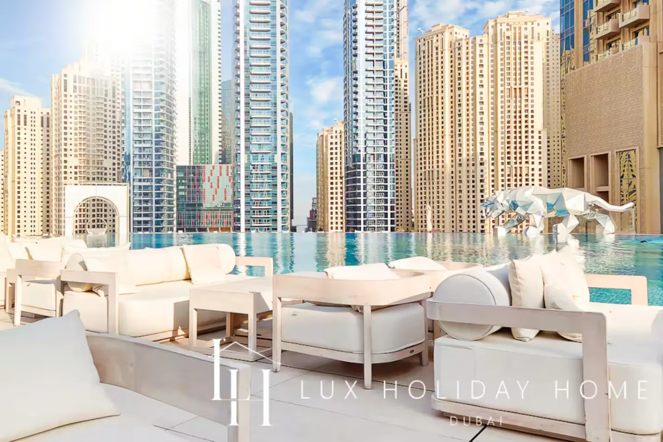 LUX The JW Marina Suite 6