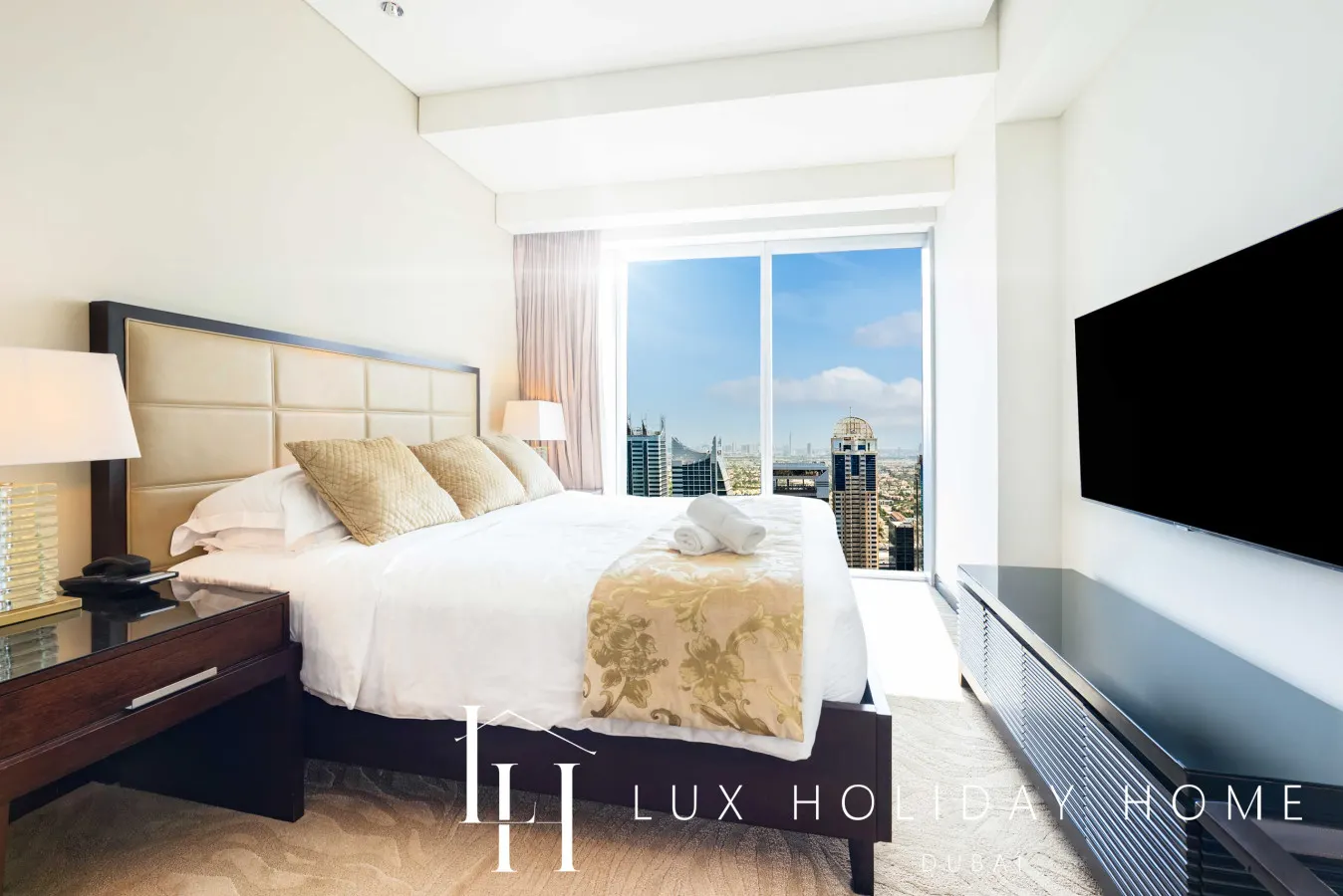 LUX The JW Marina Suite 7