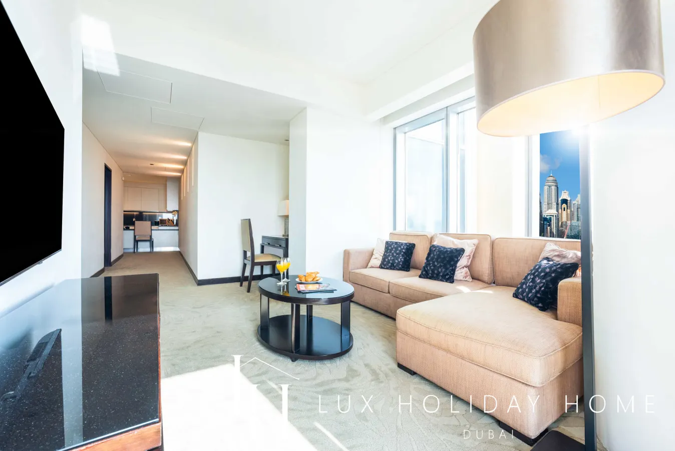 LUX The JW Marina Suite 8