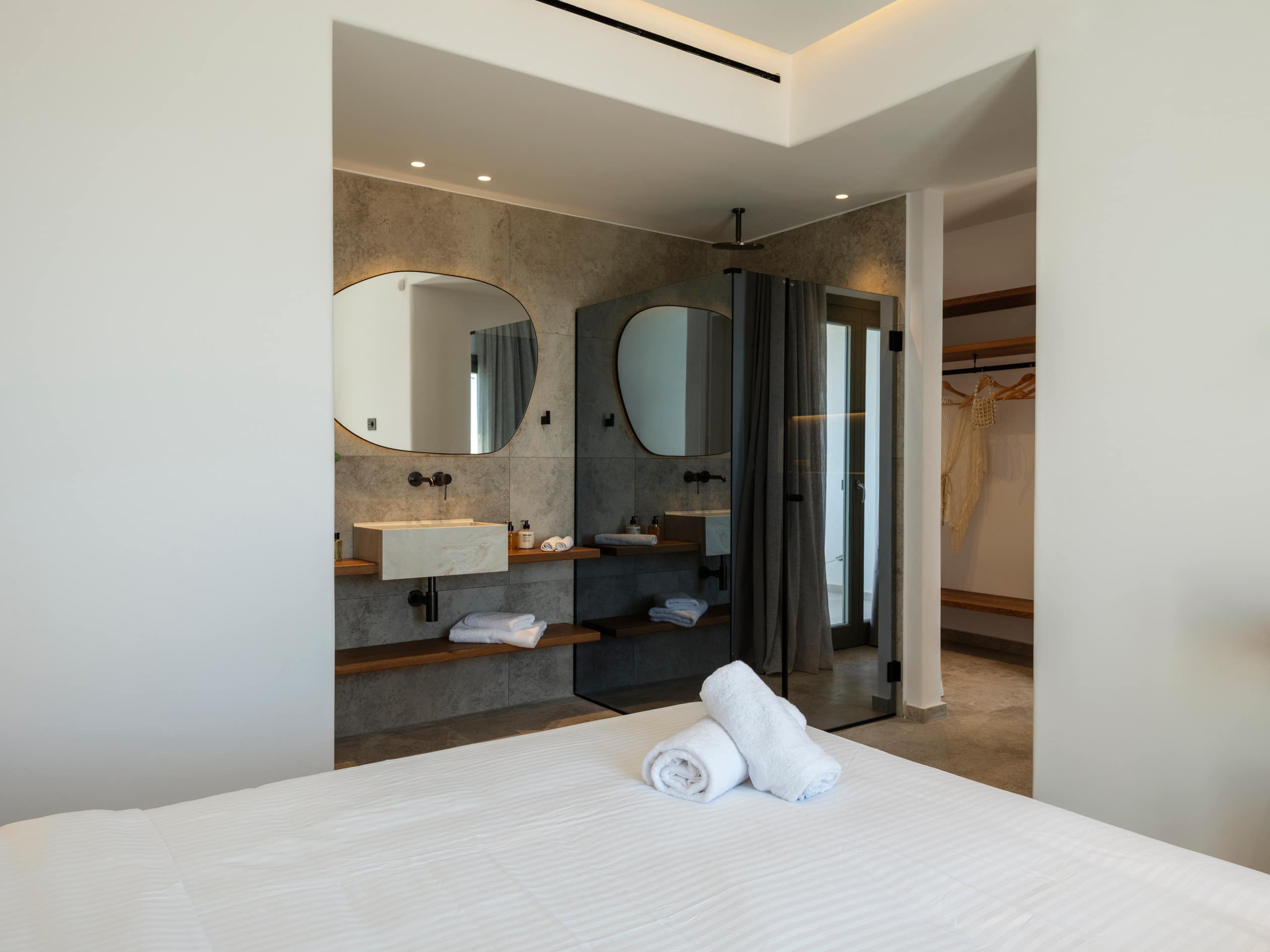 Vendema Hydor |3 bdr Villa| Private pool | Hot Tub 25