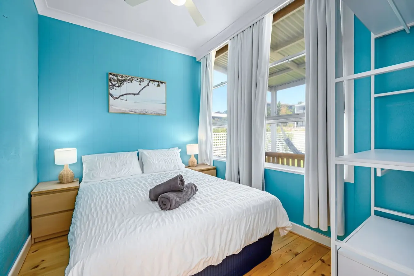 Lil Blue Surf Shack—A Playful Coastal Hideaway 13