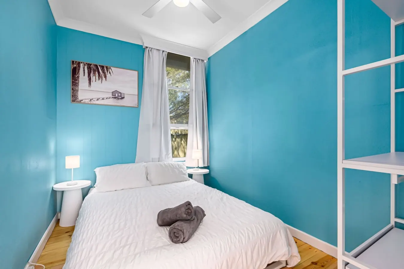Lil Blue Surf Shack—A Playful Coastal Hideaway 14