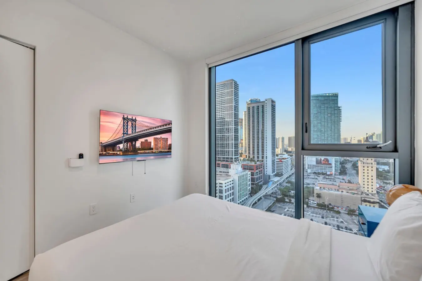 Cosy 3Beds/3Baths High Floor Unit Heart Of Miami 9