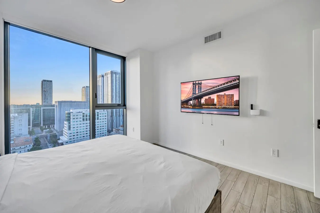 Cosy 3Beds/3Baths High Floor Unit Heart Of Miami 11