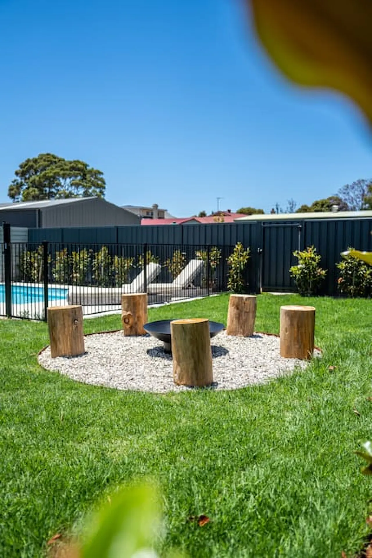 Seaside on Swan & Laneway Retreat—A Family Haven 5