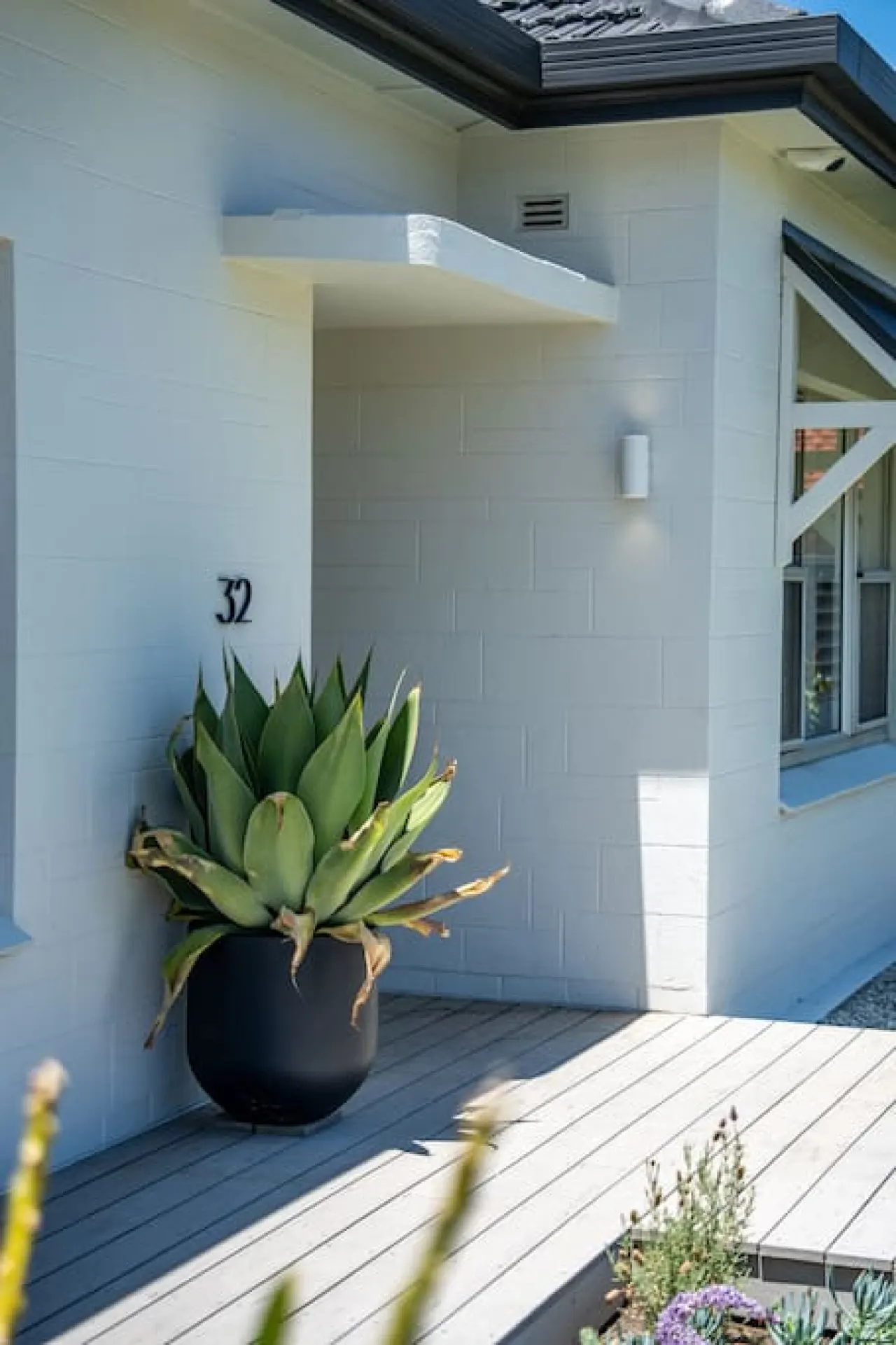 Seaside on Swan & Laneway Retreat—A Family Haven 8