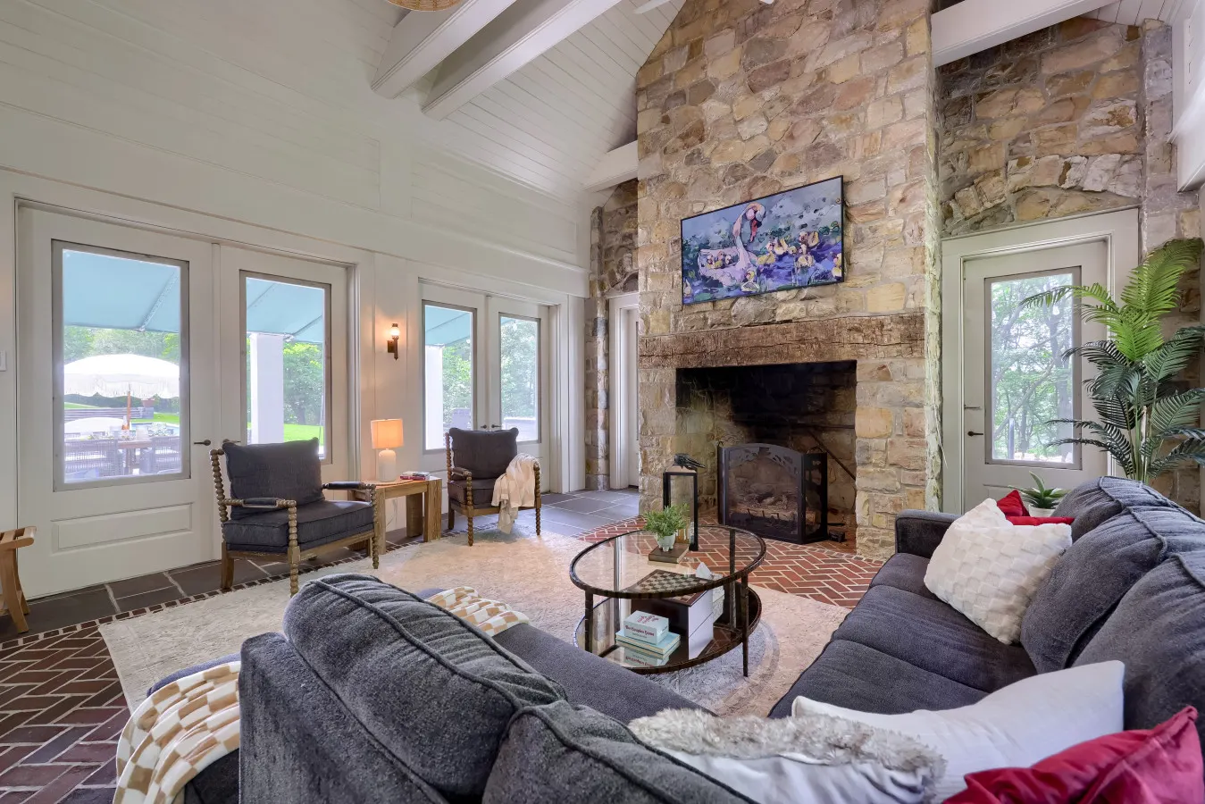 Stone Cottage at Roundtop Estate (romantic couples Retreat) 9