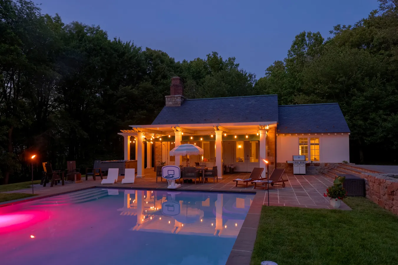 Stone Cottage at Roundtop Estate (romantic couples Retreat) 13